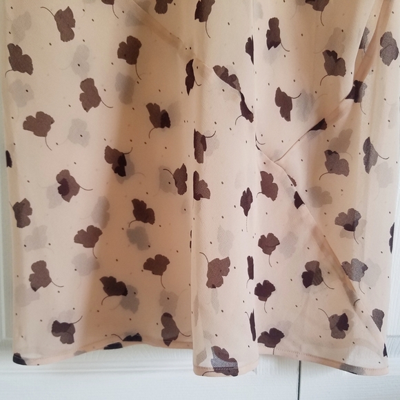 NWT CAbi Playfall Me 981 Sheer Blouse Leaf Medium - Picture 7 of 8